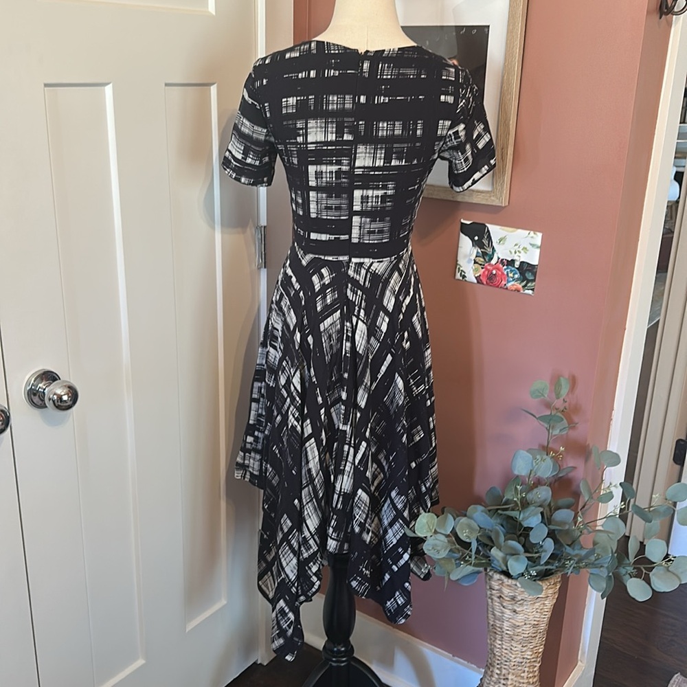 Anthropologie Corey Lynn Calter paint strokes pattern 2 black white lined dress - Picture 10 of 15